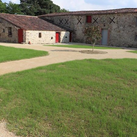 Gite 18Eme Renove Avec Piscine Couverte, Terrasse, Loisirs Et Wifi - 6 Pers. - Fr-1-426-432 Les Herbiers Exterior foto