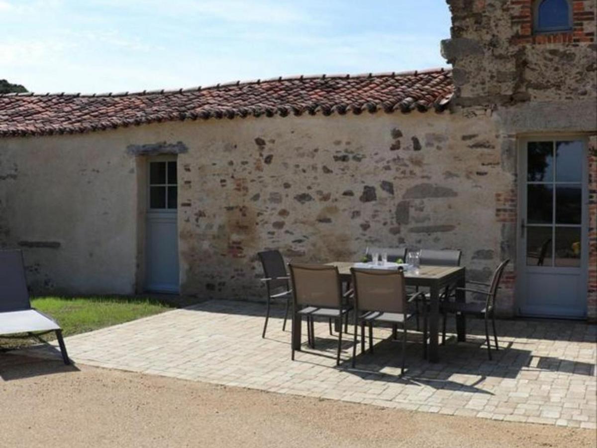 Gite 18Eme Renove Avec Piscine Couverte, Terrasse, Loisirs Et Wifi - 6 Pers. - Fr-1-426-432 Les Herbiers Exterior foto